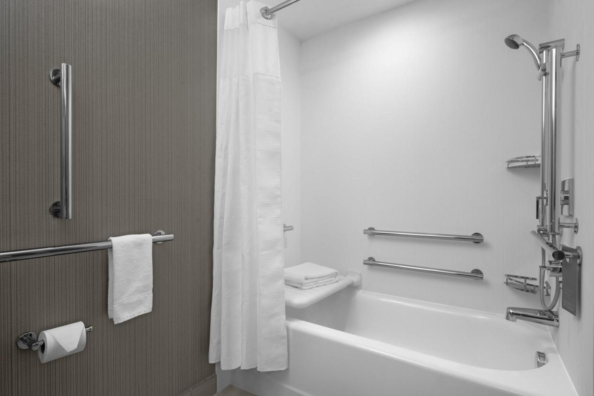 Courtyard By Marriott Clearwater Beach Exterior photo