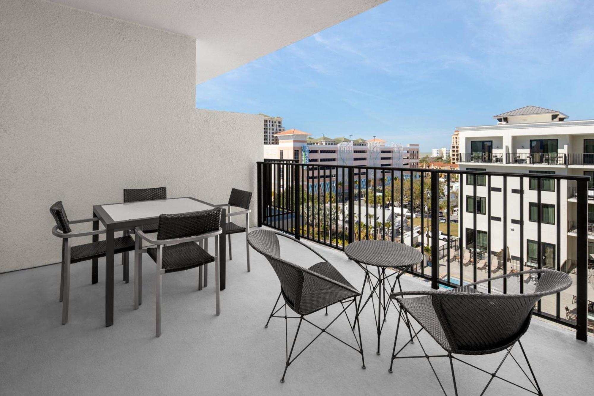 Courtyard By Marriott Clearwater Beach Exterior photo
