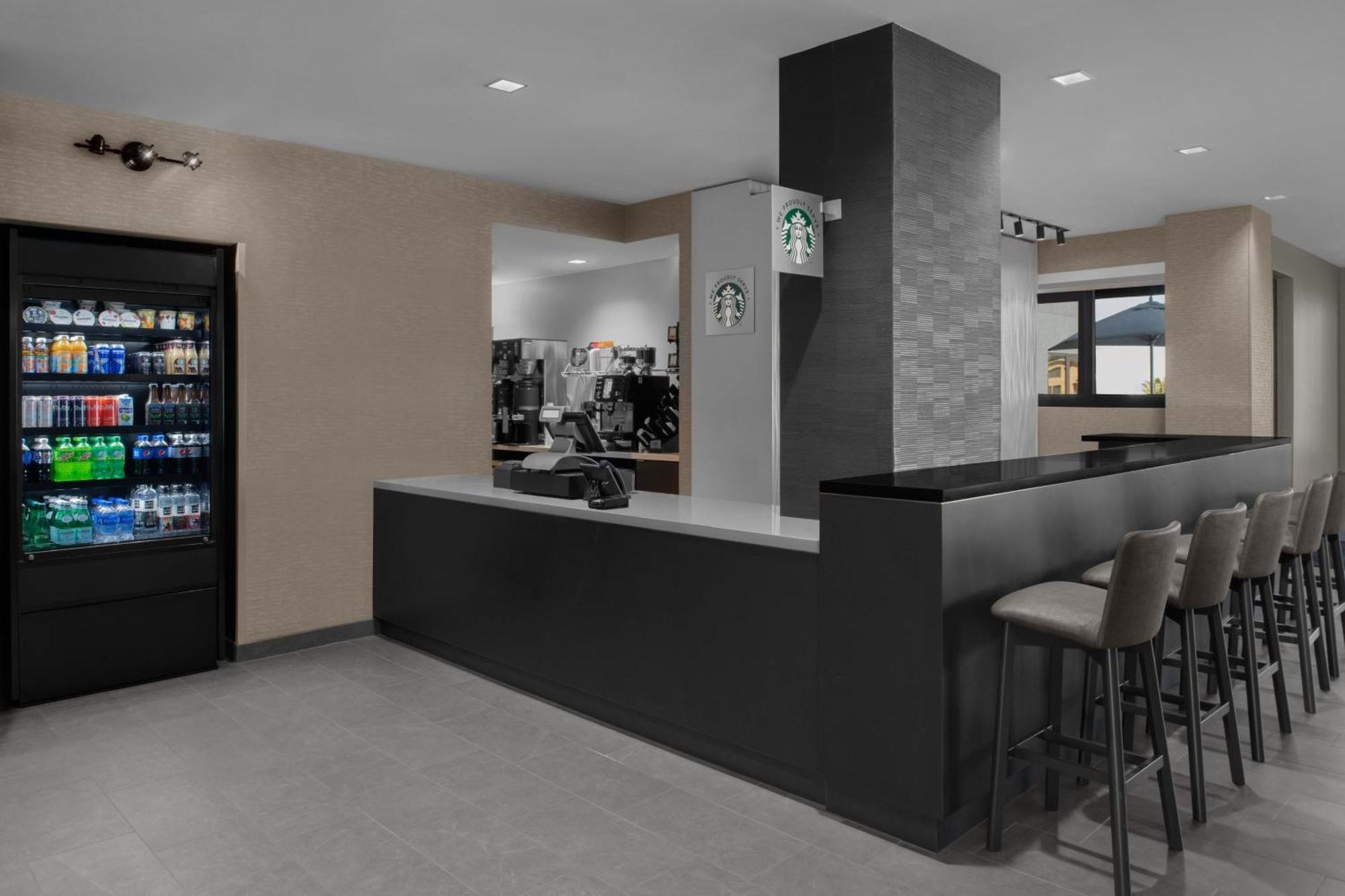 Courtyard By Marriott Clearwater Beach Exterior photo