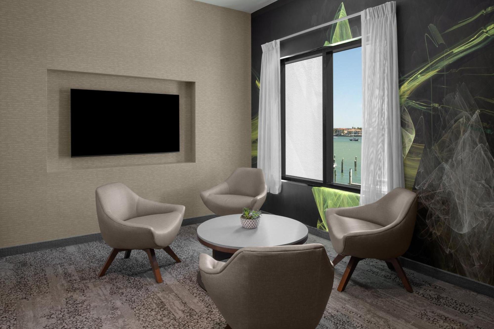 Courtyard By Marriott Clearwater Beach Exterior photo