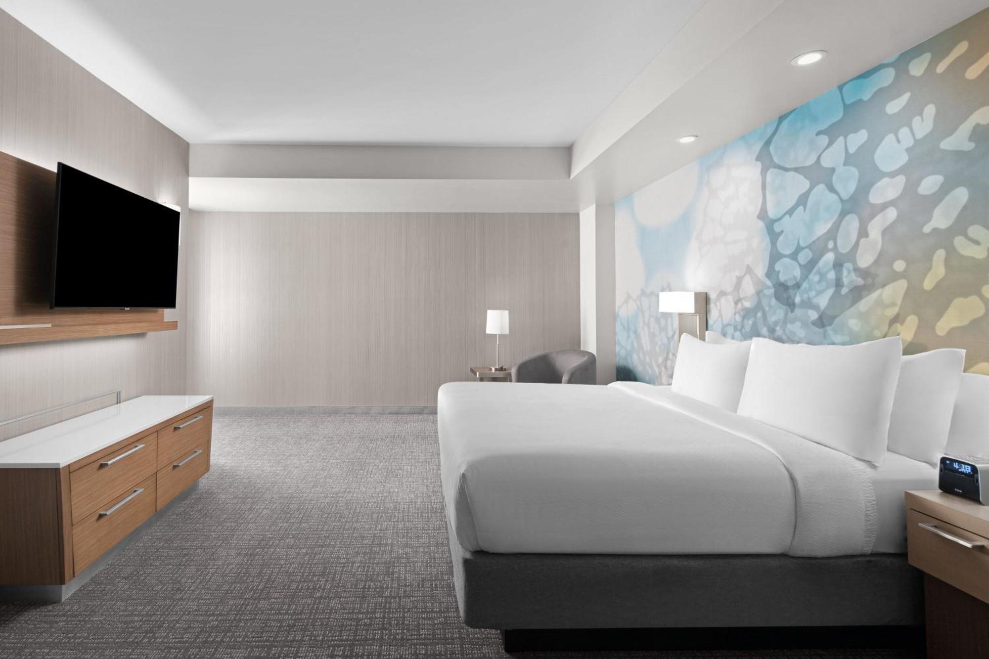 Courtyard By Marriott Clearwater Beach Exterior photo
