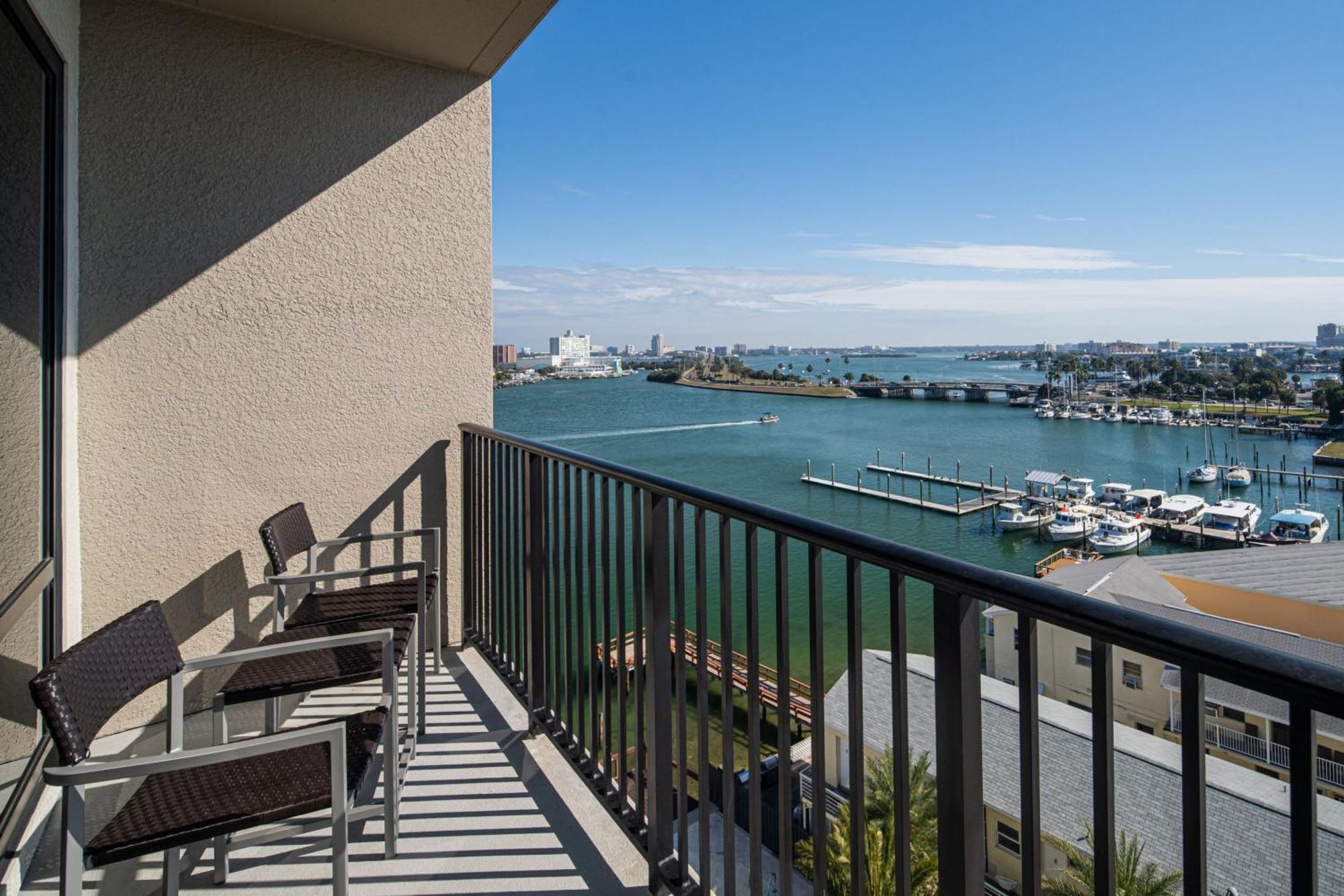 Courtyard By Marriott Clearwater Beach Exterior photo