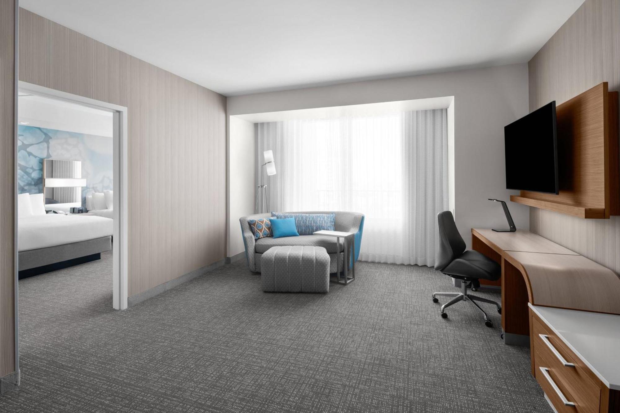 Courtyard By Marriott Clearwater Beach Exterior photo